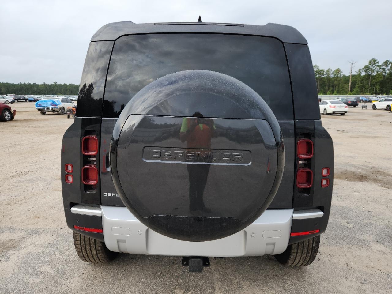 2025 LAND ROVER Defender