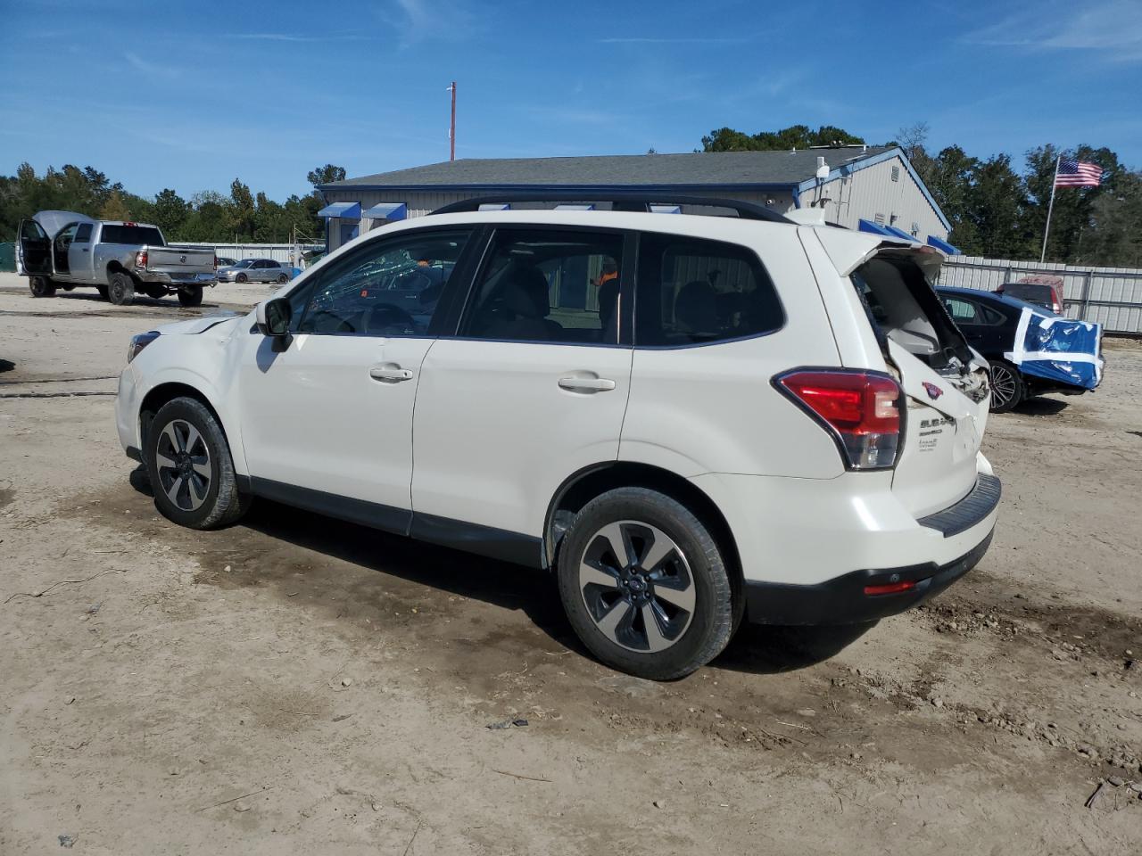 2017 SUBARU FORESTER