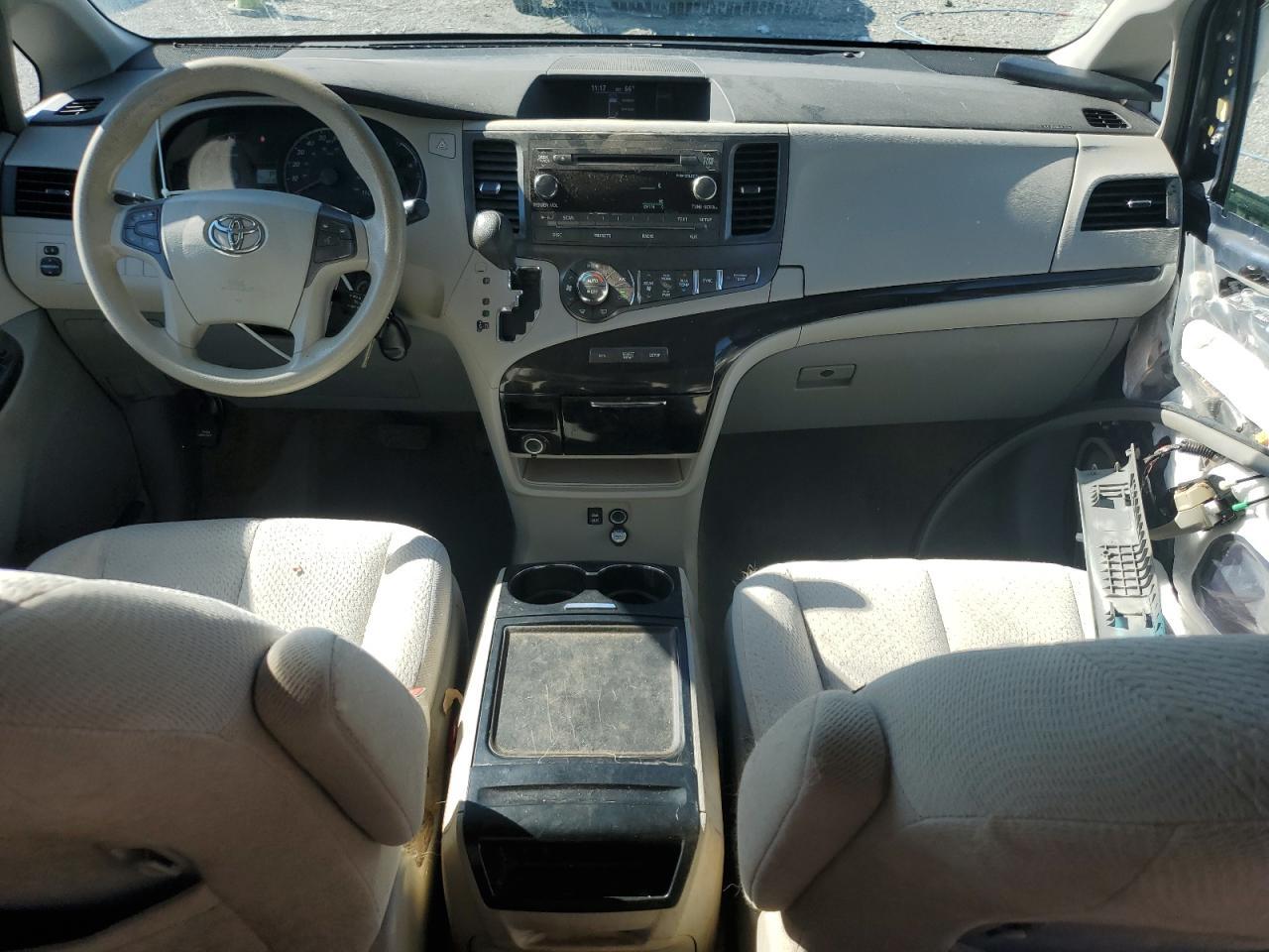 2013 TOYOTA SIENNA