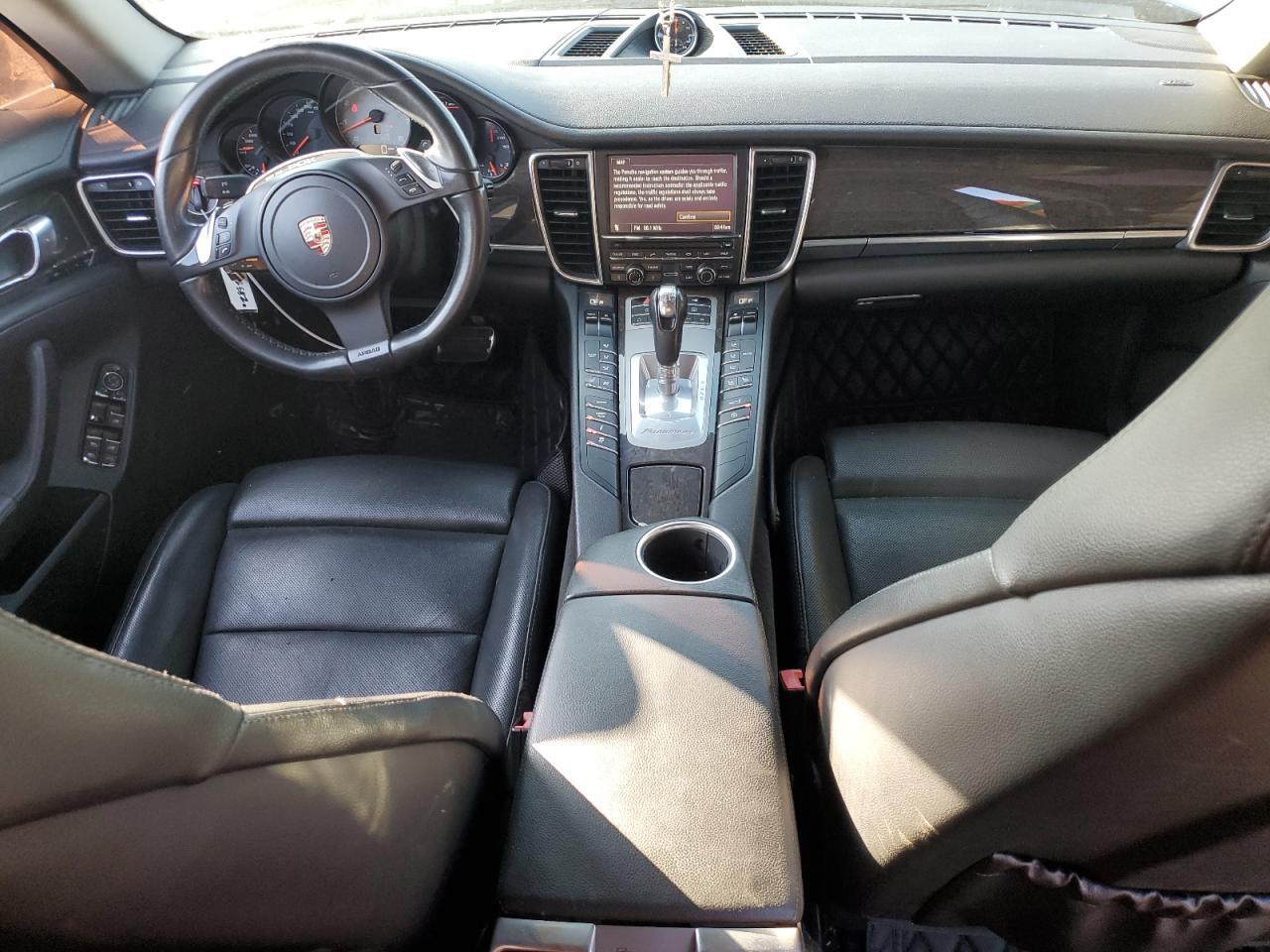 2011 PORSCHE Panamera