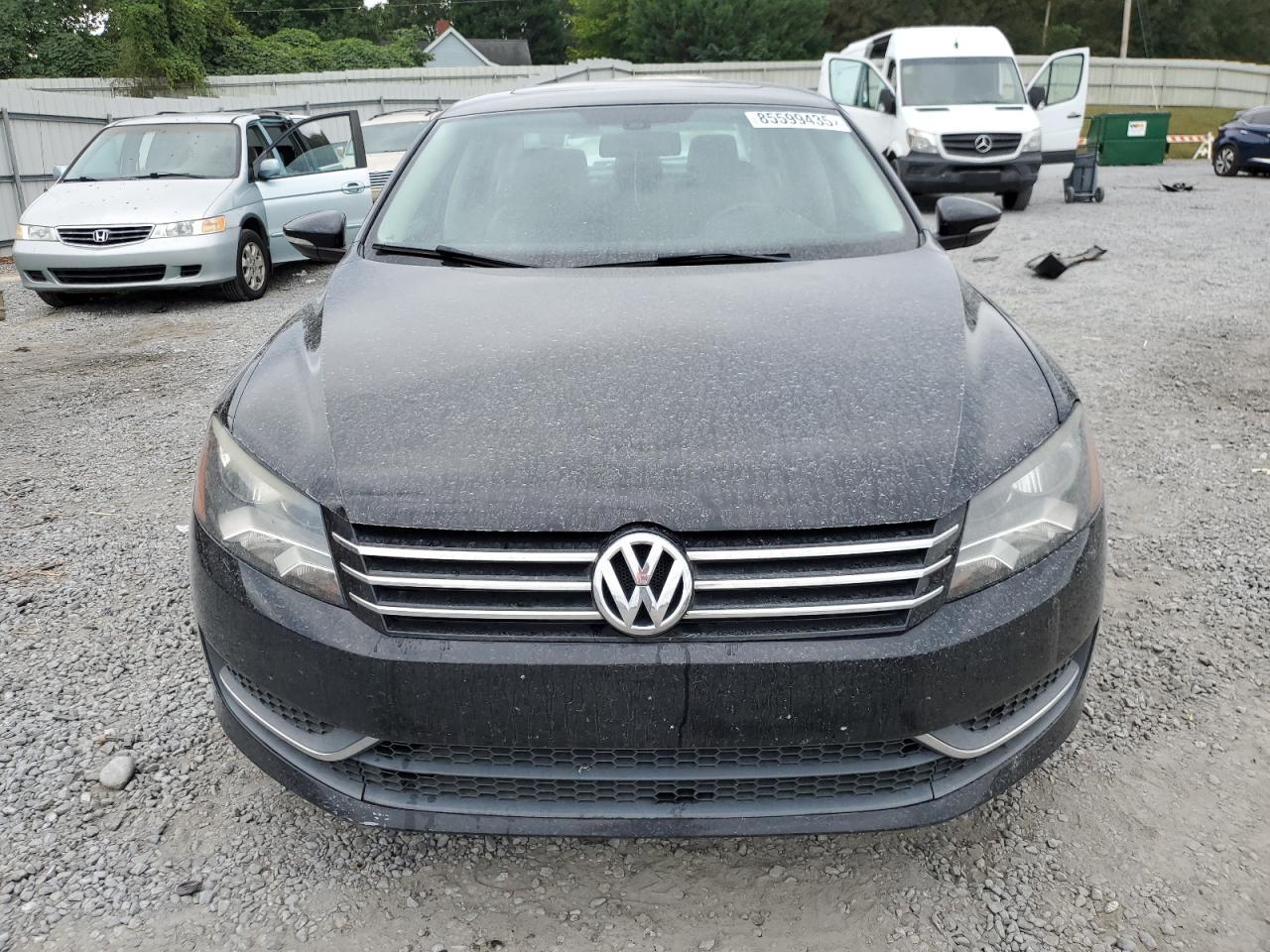 2012 VOLKSWAGEN Passat