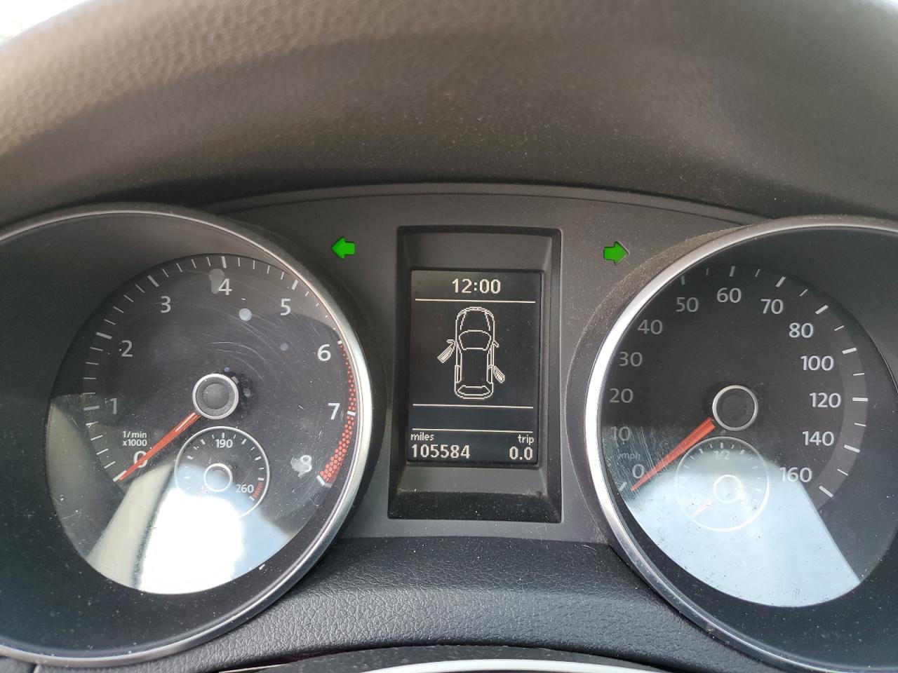 2011 VOLKSWAGEN GOLF