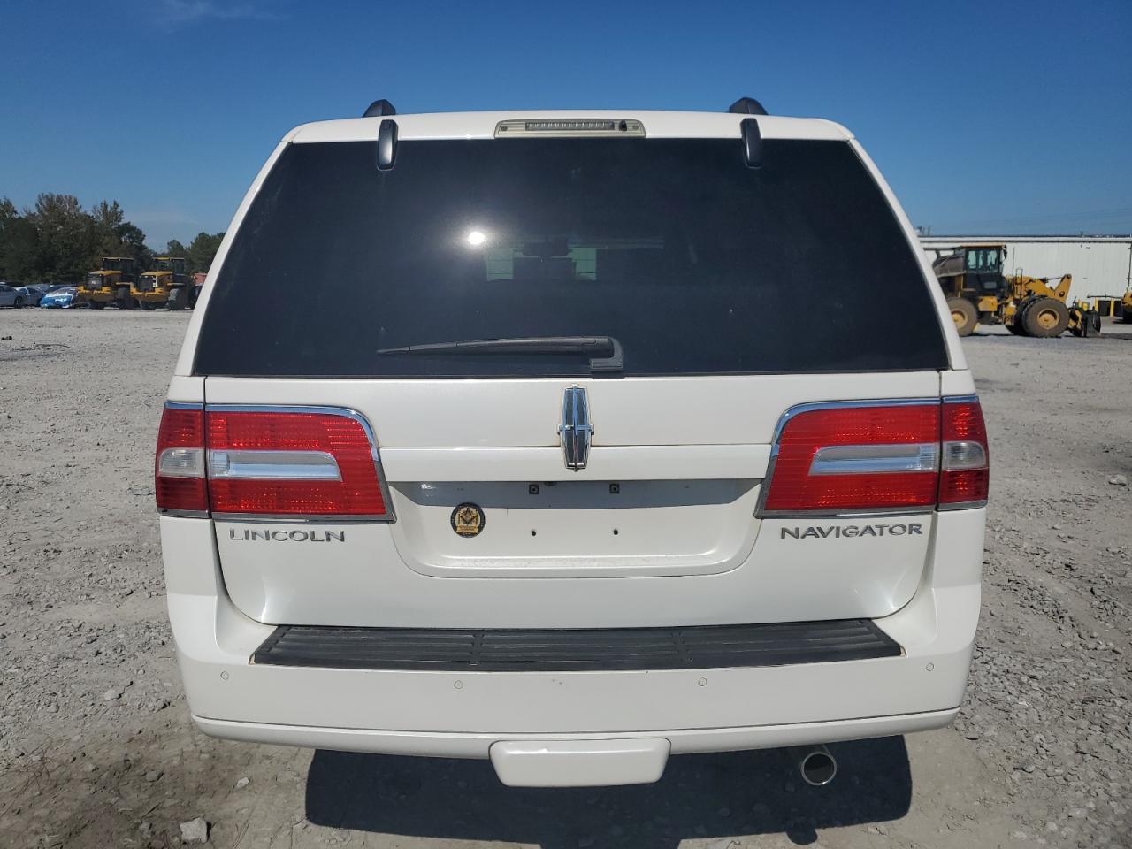 2011 LINCOLN Navigator
