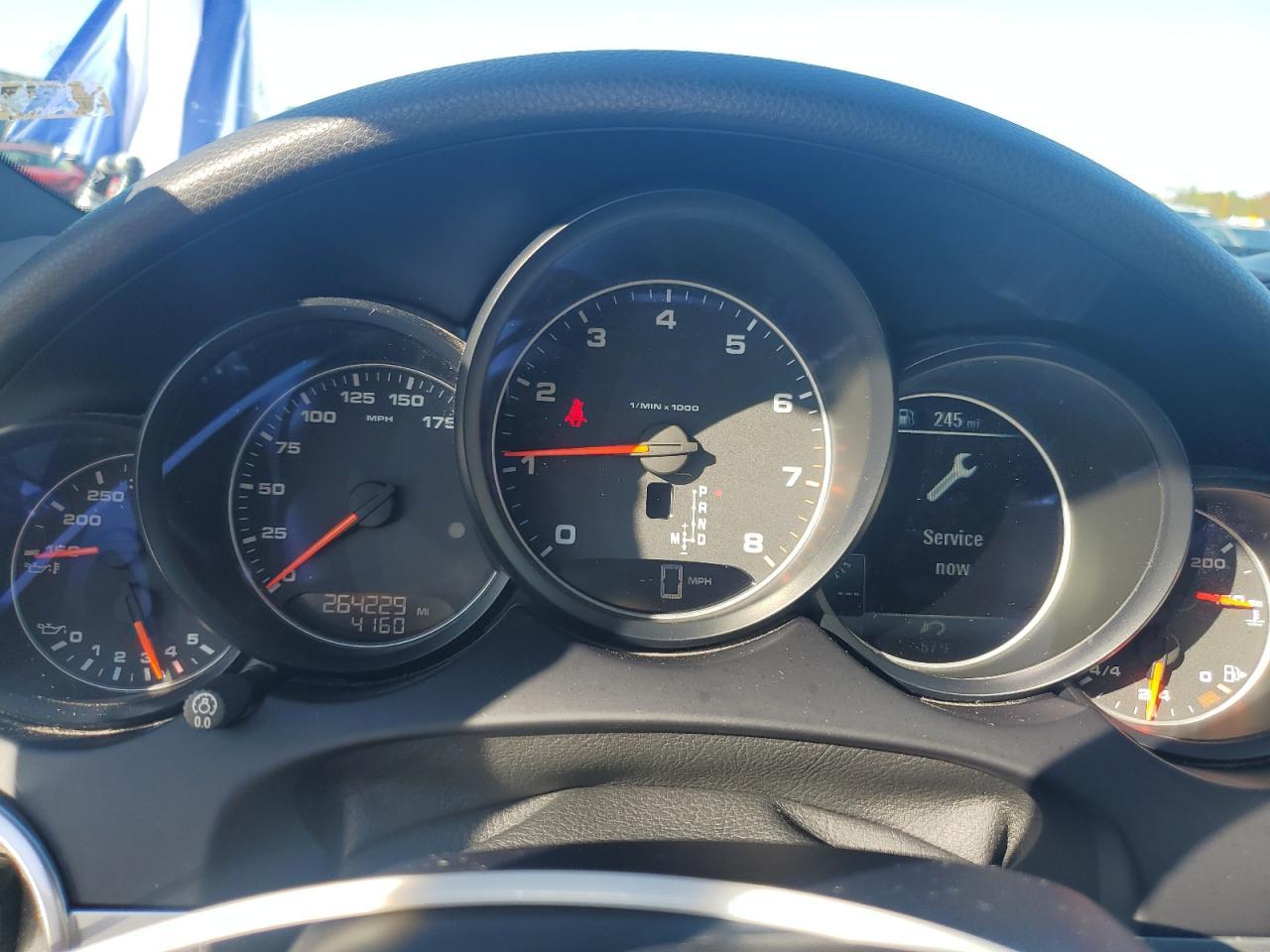 2017 PORSCHE CAYENNE