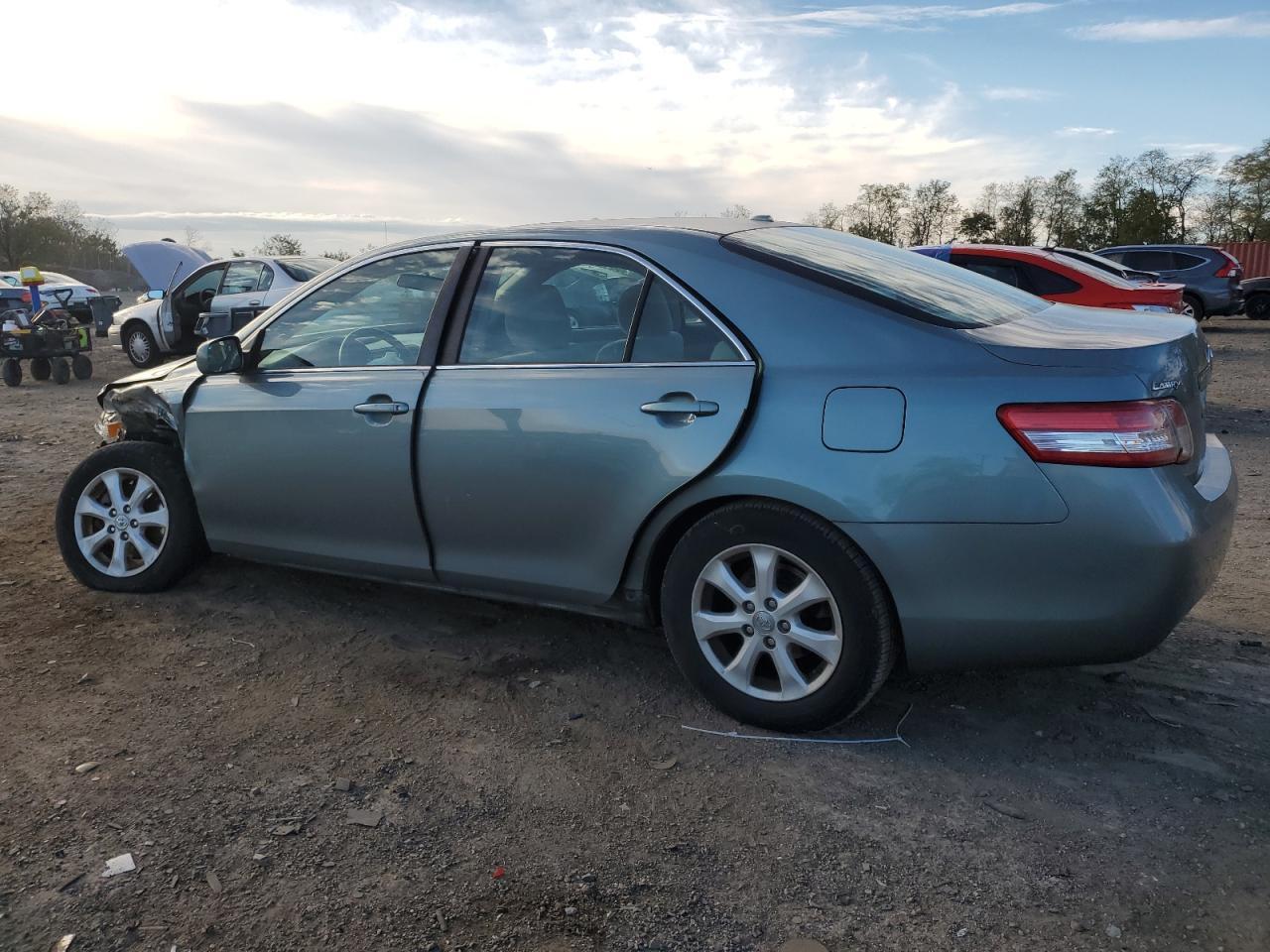 2011 TOYOTA CAMRY