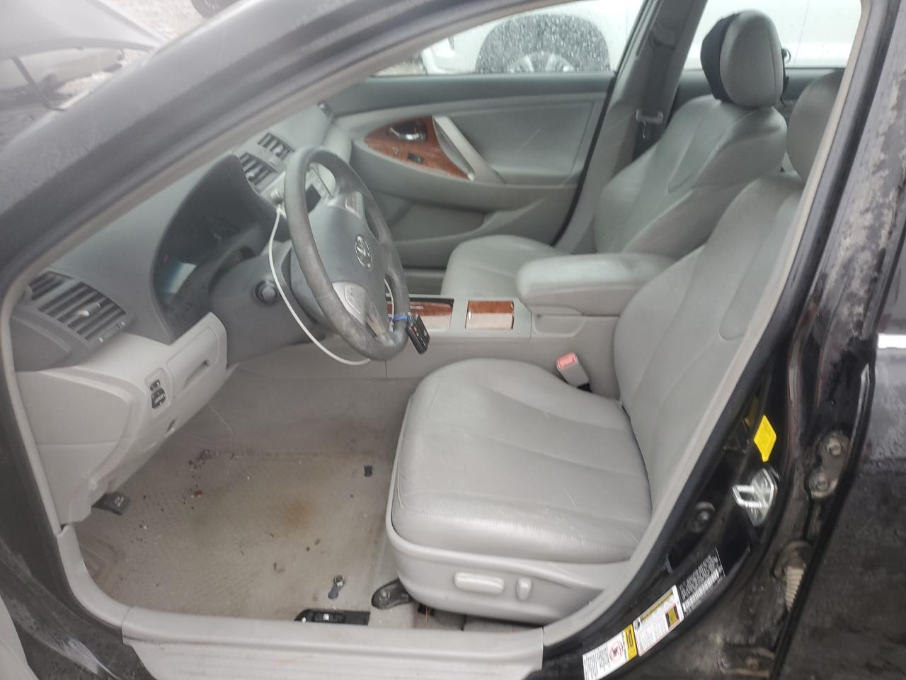 2011 TOYOTA CAMRY