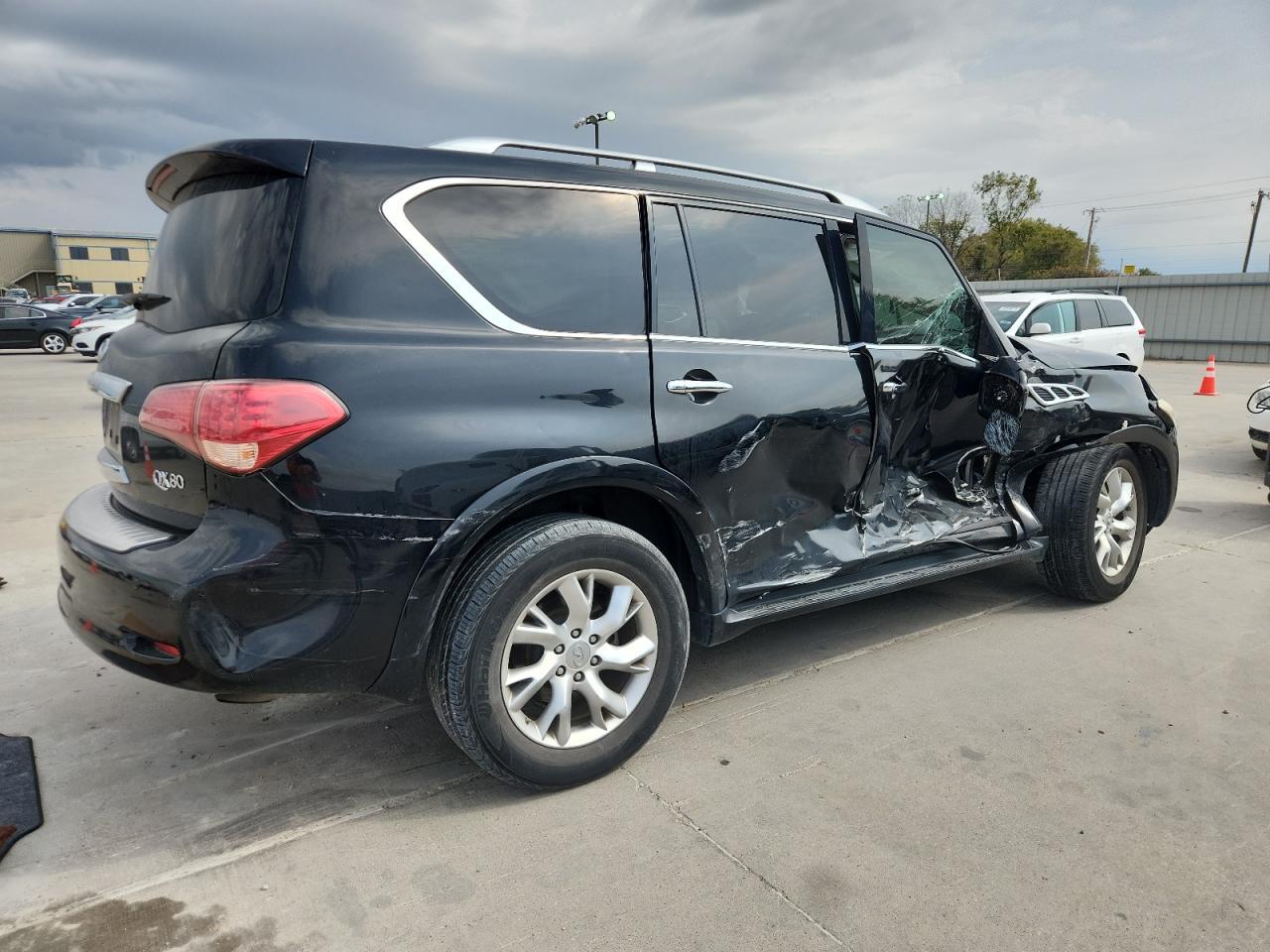 2011 INFINITI QX56