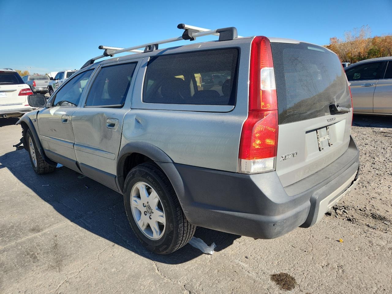 2005 VOLVO XC70
