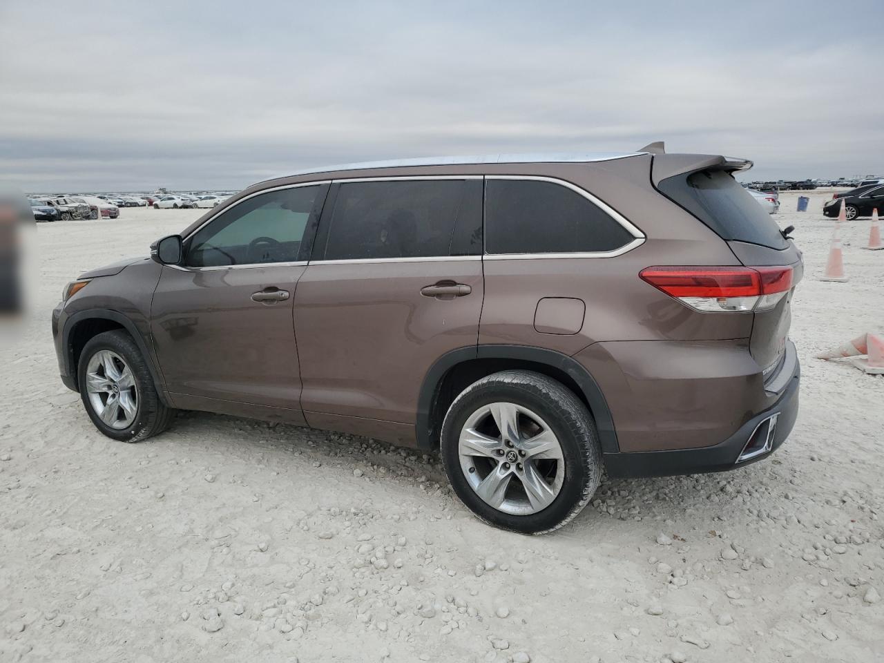 2017 TOYOTA HIGHLANDER