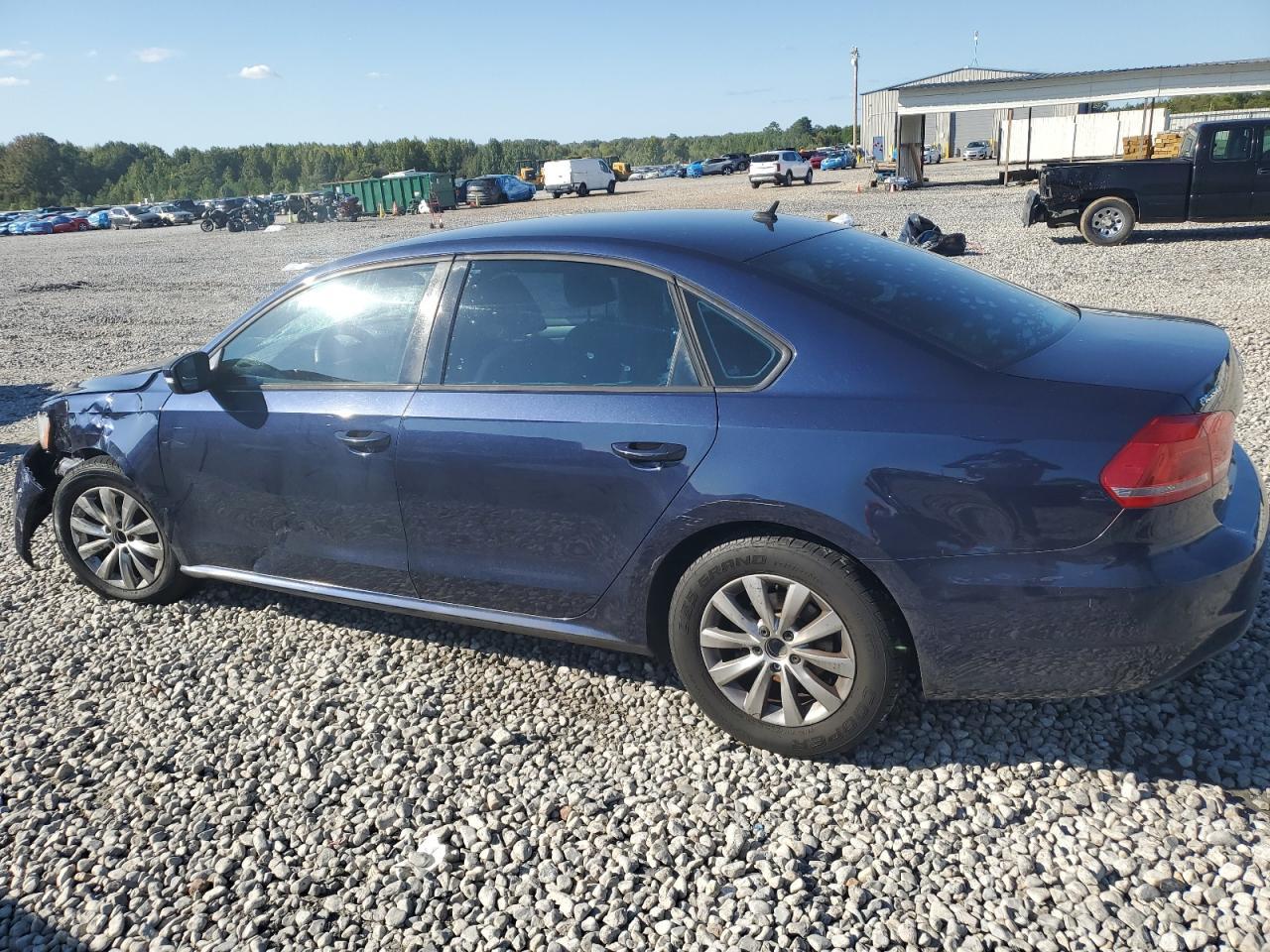 2012 VOLKSWAGEN Passat