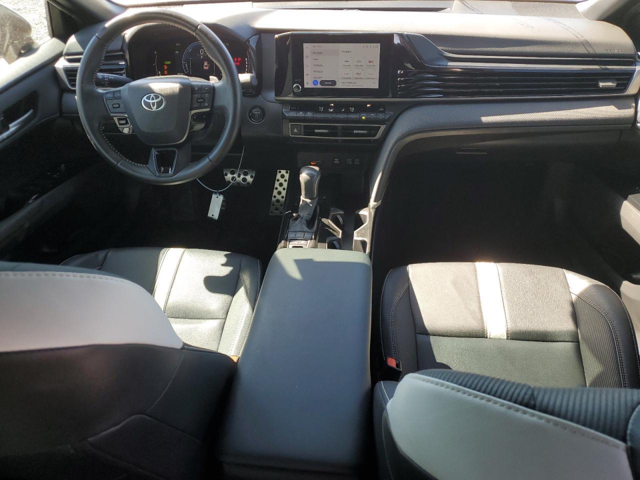 2025 TOYOTA CAMRY