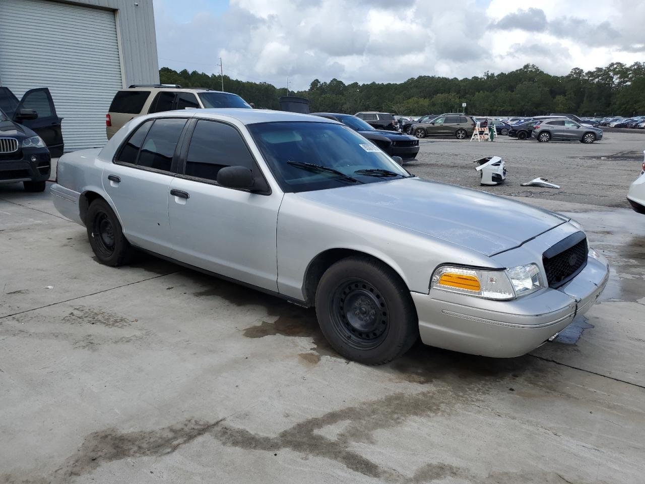 2002 FORD Crown Victoria