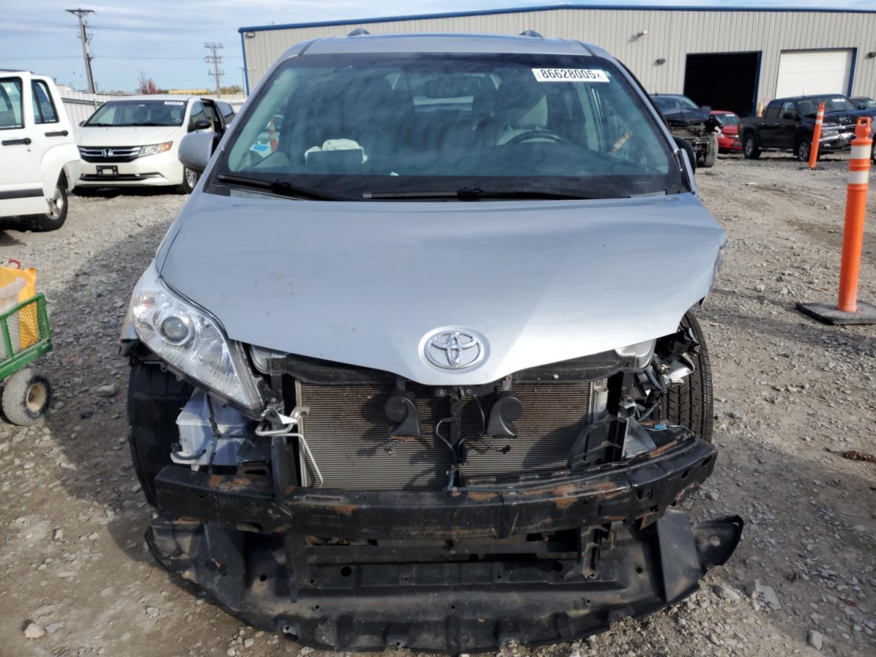 2015 TOYOTA SIENNA