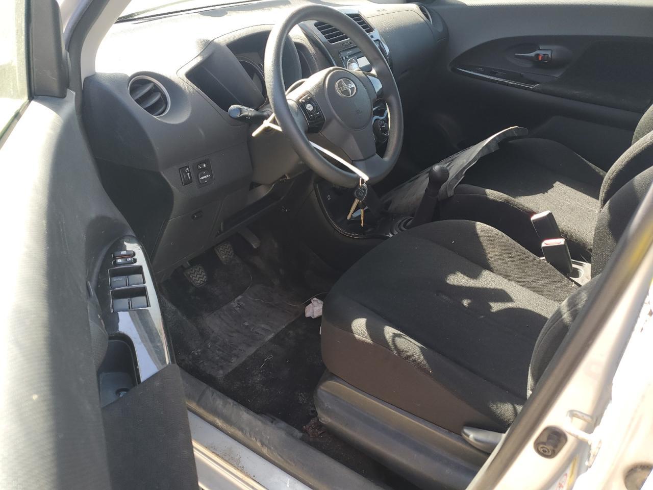 2010 TOYOTA SCION