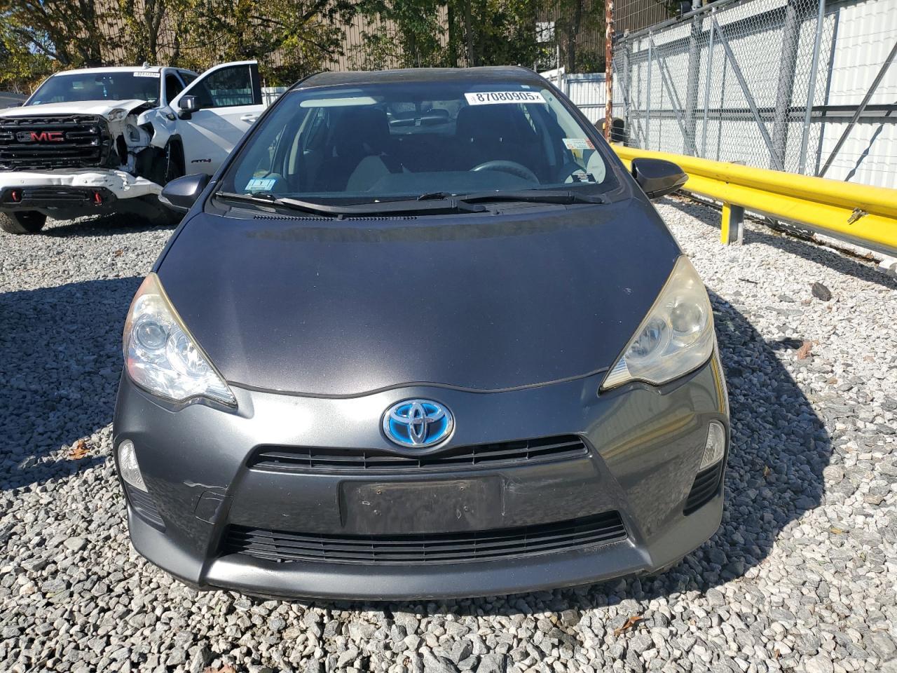 2014 TOYOTA Prius c