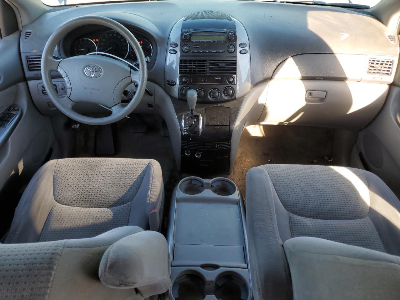 2006 TOYOTA SIENNA