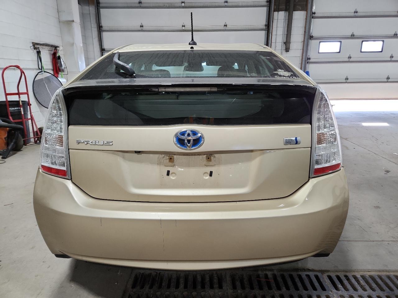 2011 TOYOTA PRIUS
