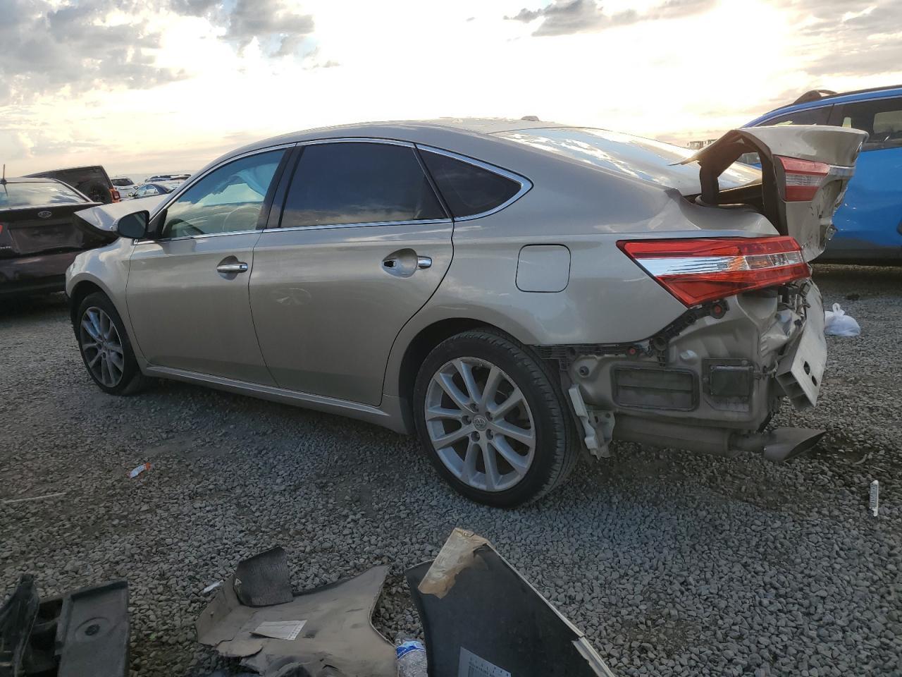 2013 TOYOTA Avalon