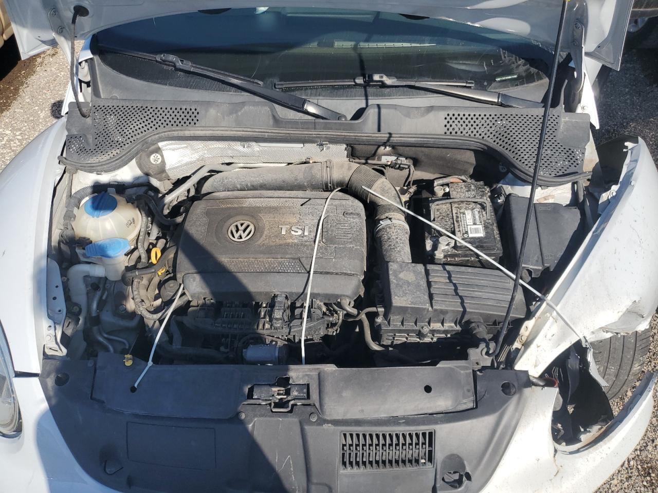 2017 VOLKSWAGEN Beetle
