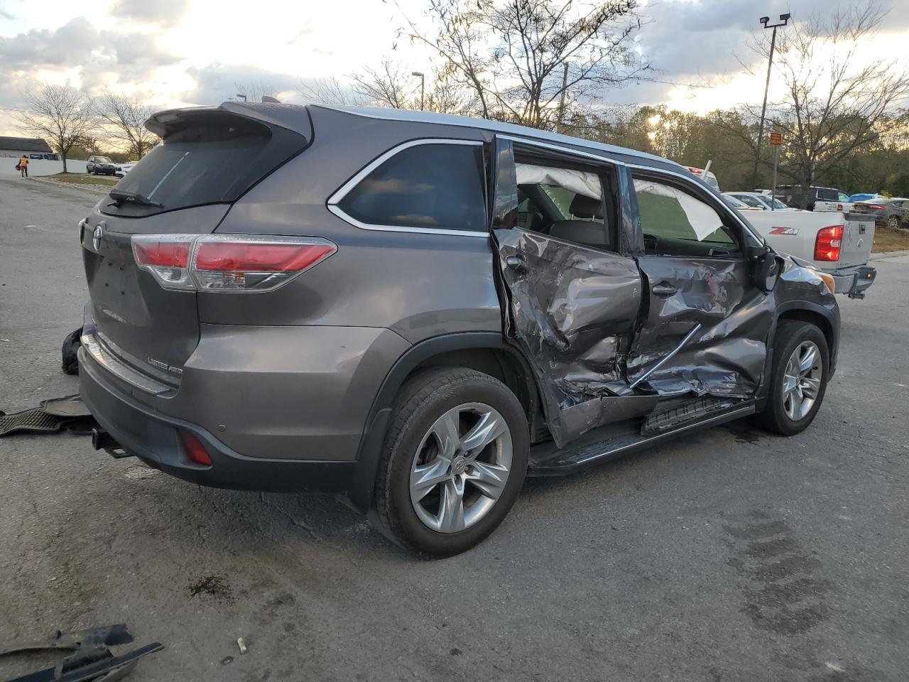 2014 TOYOTA HIGHLANDER