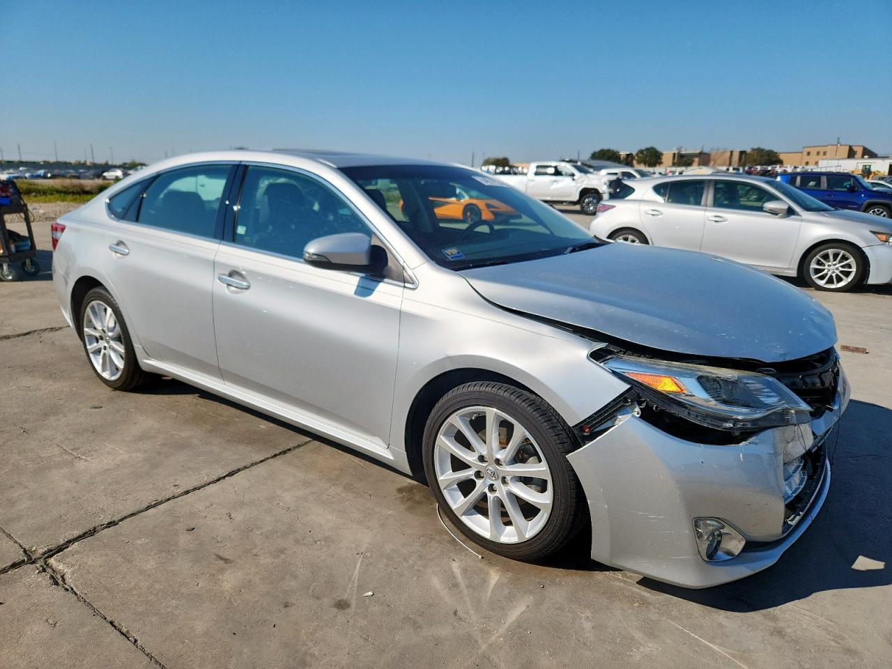 2013 TOYOTA Avalon