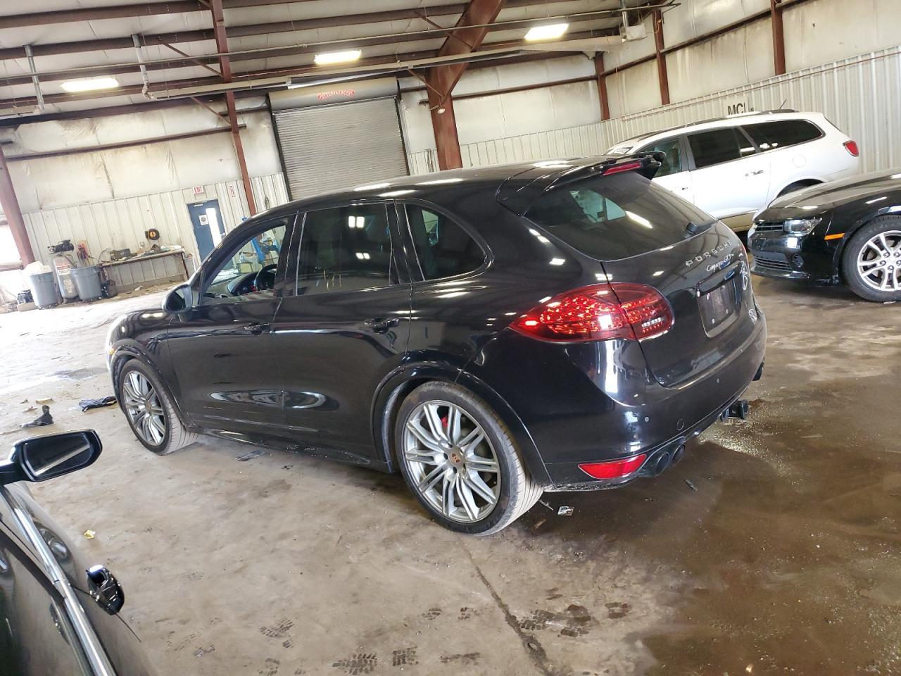 2014 PORSCHE CAYENNE