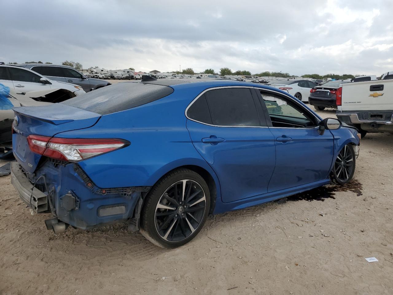 2018 TOYOTA CAMRY