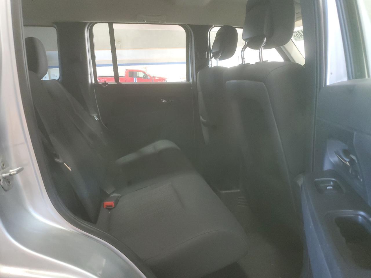 2011 JEEP Liberty