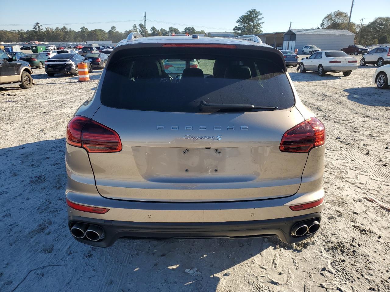 2017 PORSCHE CAYENNE