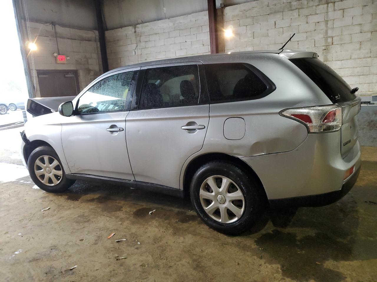 2014 MITSUBISHI outlander