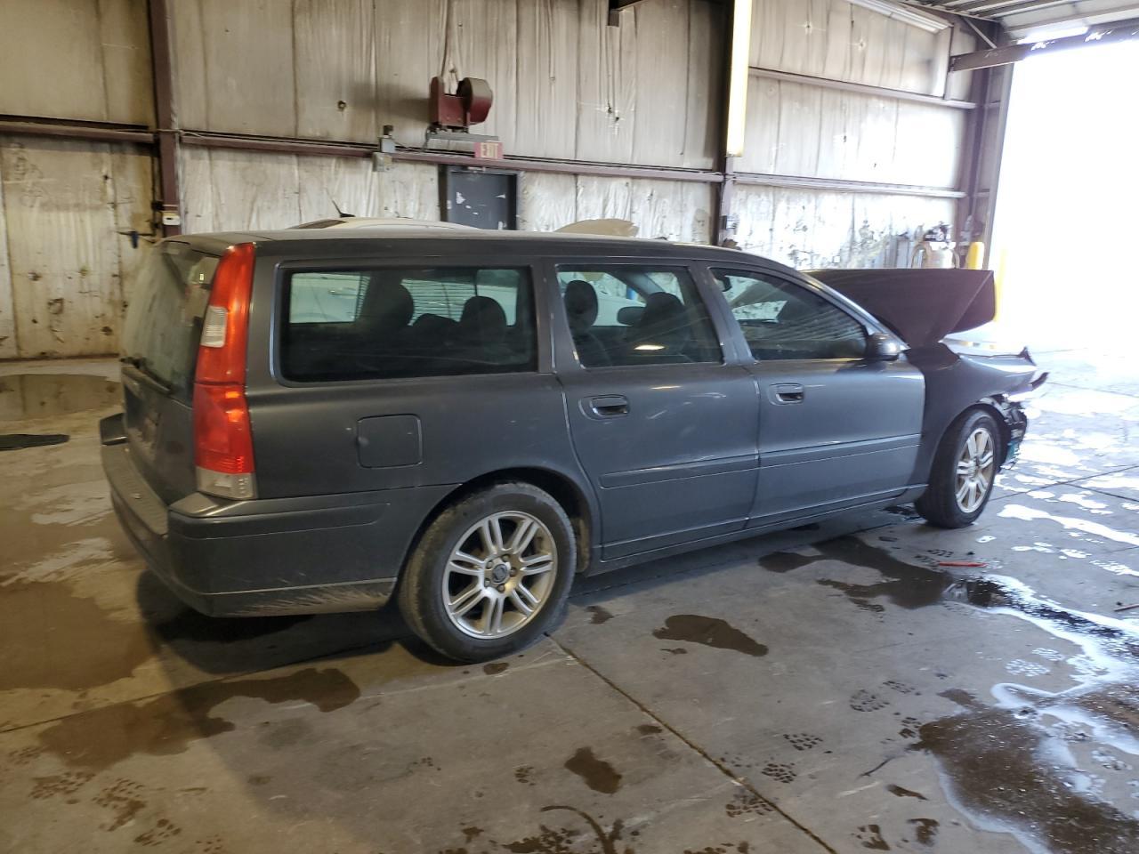 2006 VOLVO V70