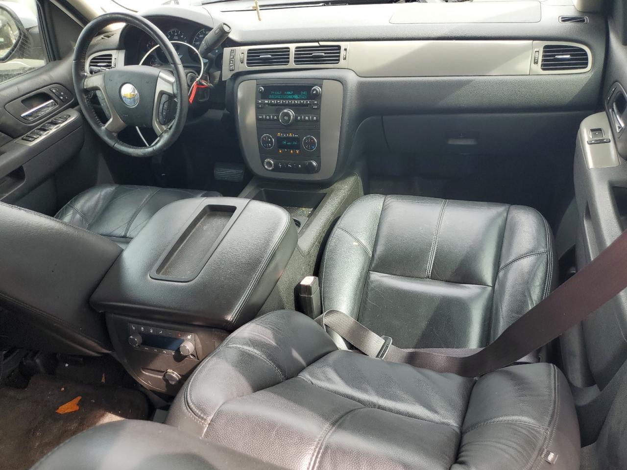 2011 CHEVROLET Suburban