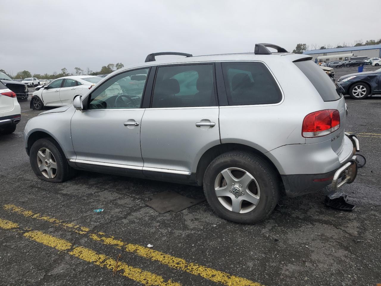 2005 VOLKSWAGEN Touareg