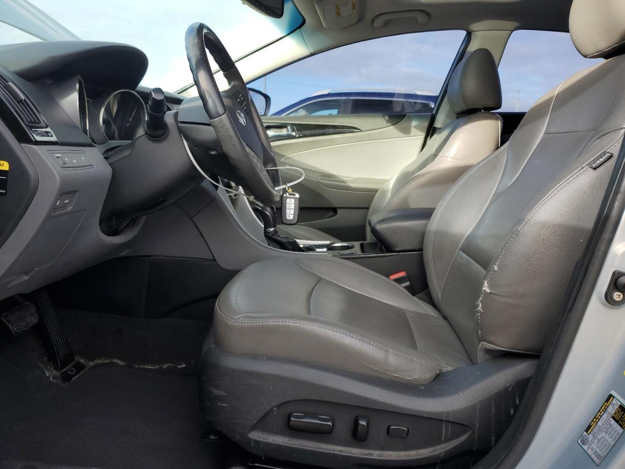 2011 HYUNDAI SONATA
