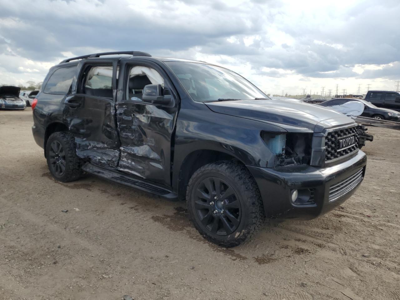 2014 TOYOTA Sequoia