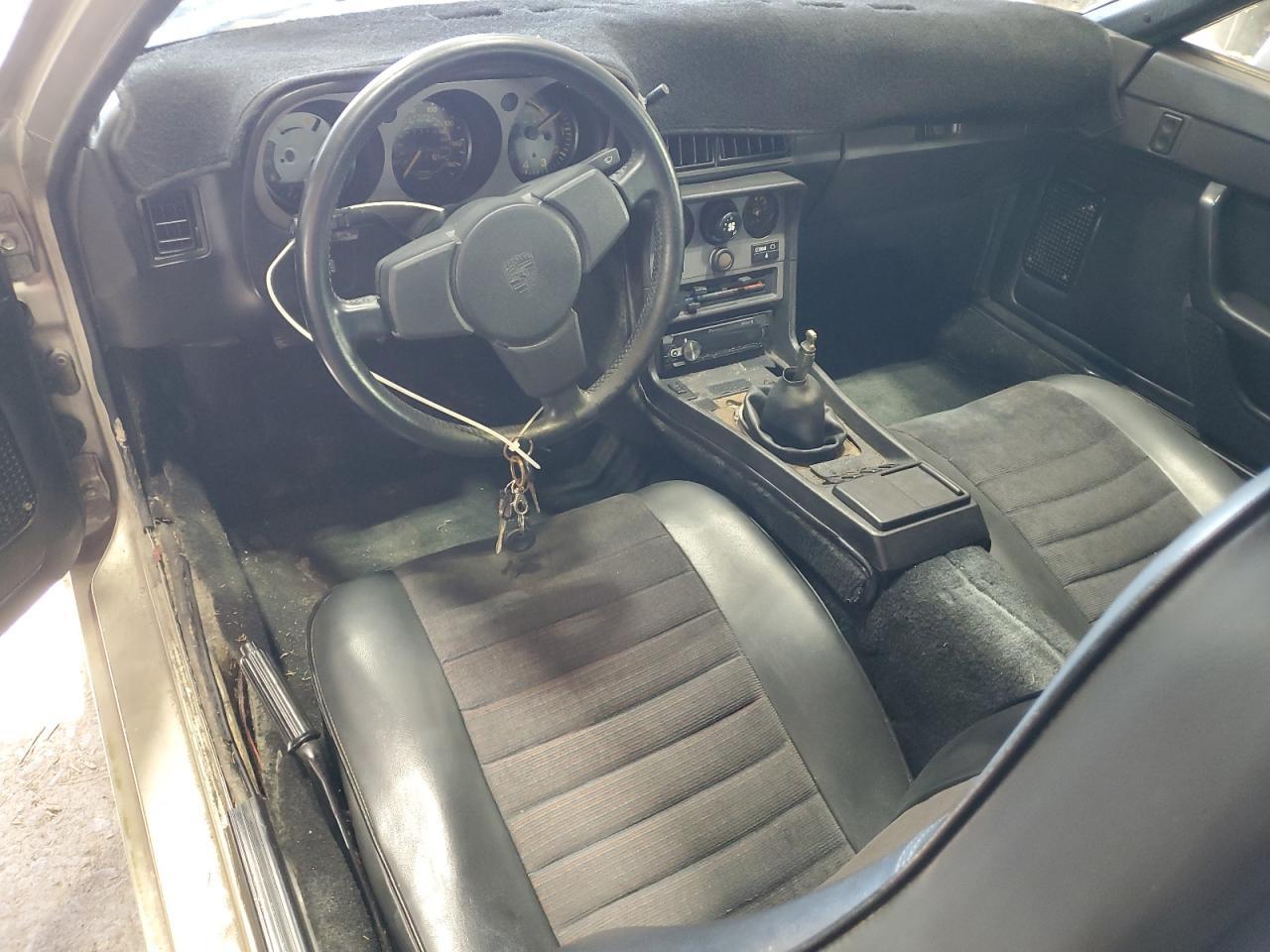 1985 PORSCHE 944