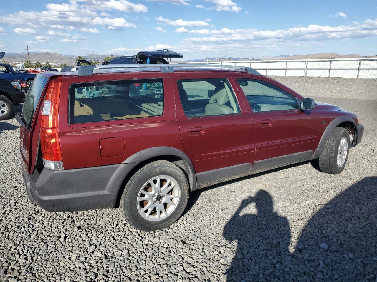 2005 VOLVO XC70