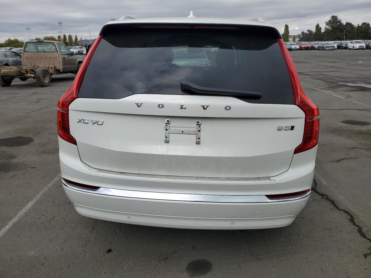 2023 VOLVO XC90