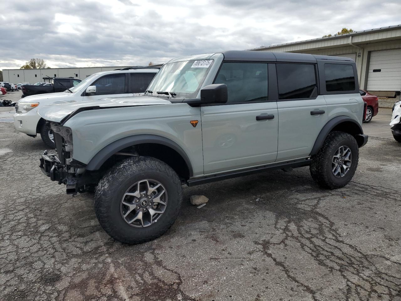 2024 FORD Bronco