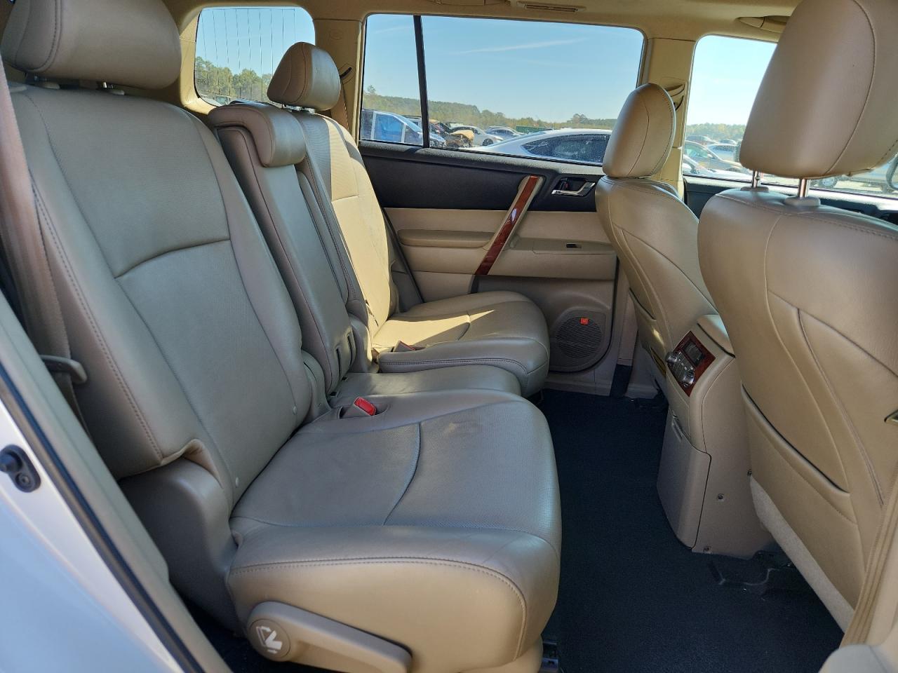 2013 TOYOTA HIGHLANDER
