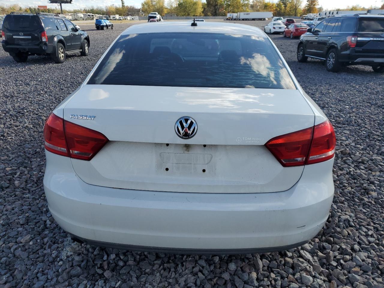 2014 VOLKSWAGEN Passat