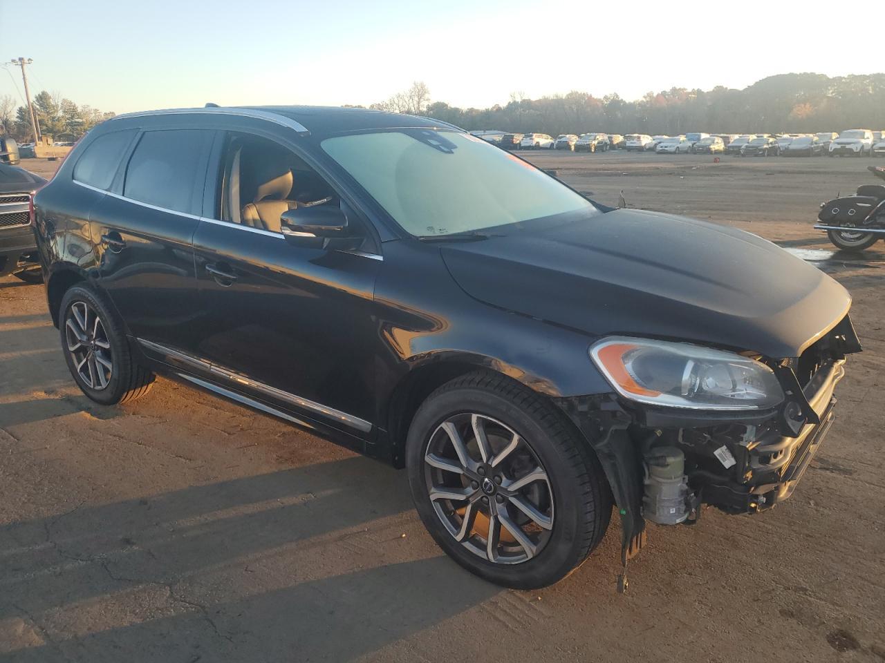 2017 VOLVO XC60