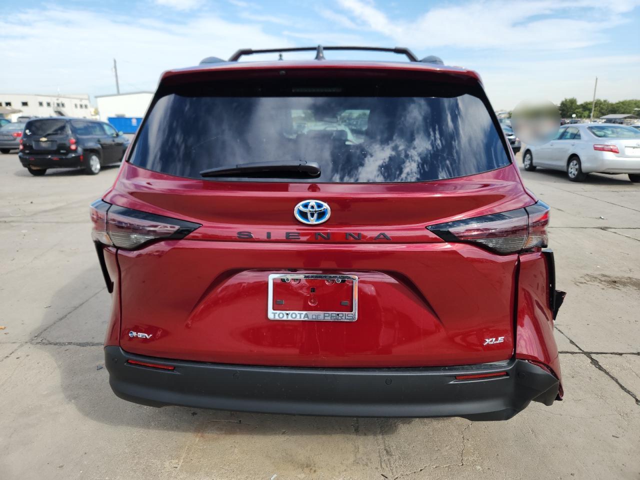 2025 TOYOTA SIENNA