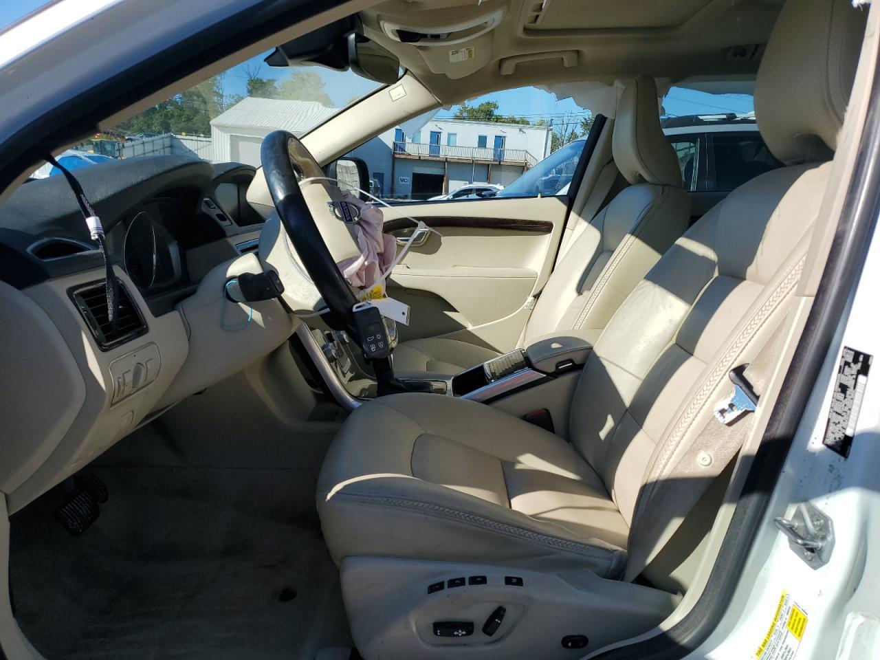 2015 VOLVO XC70