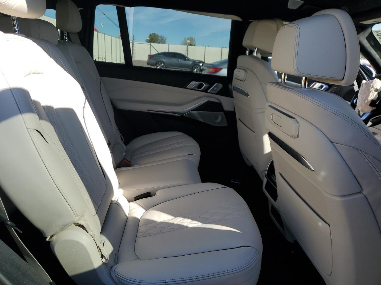 2024 BMW X7