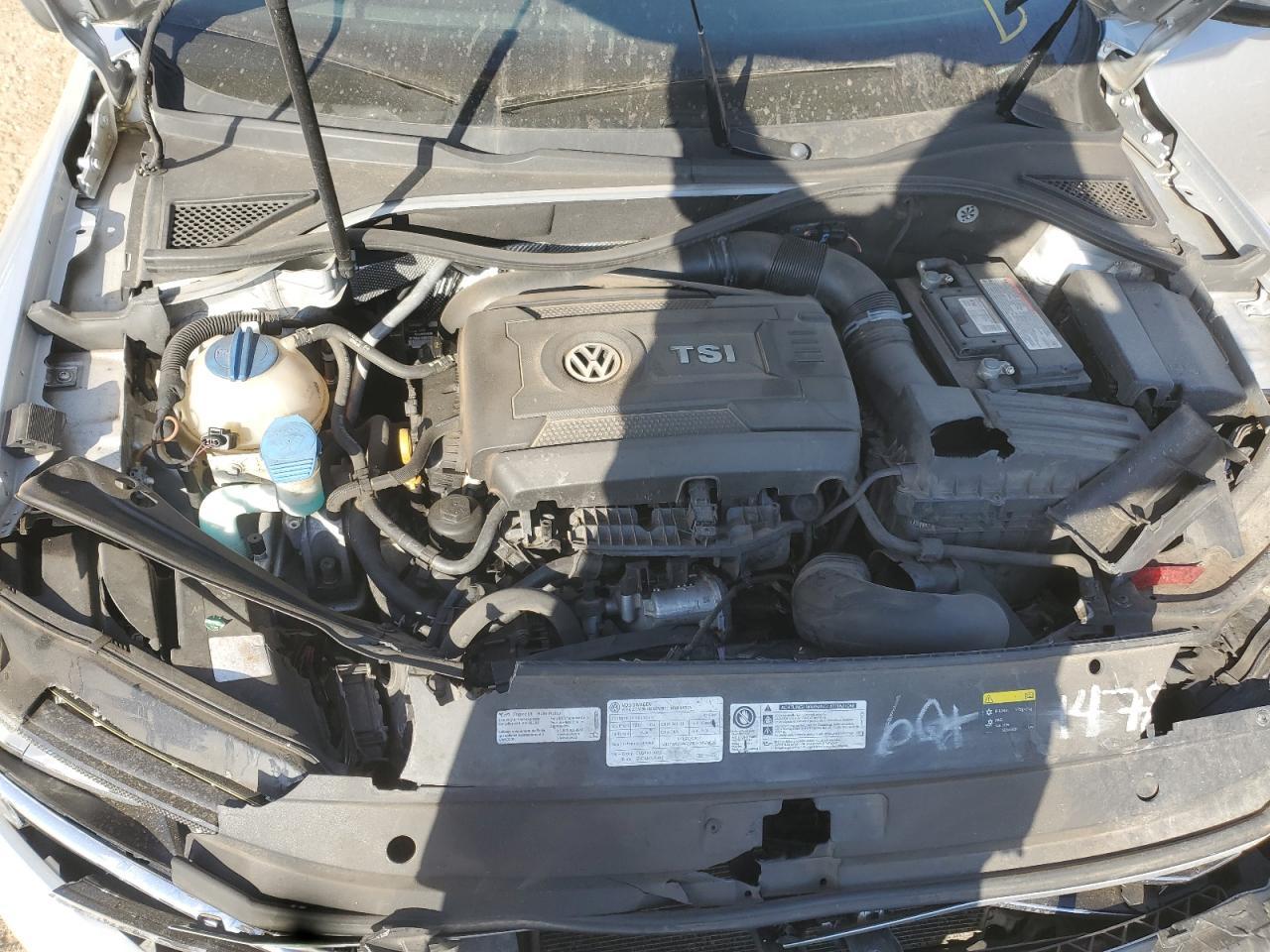 2016 VOLKSWAGEN Passat