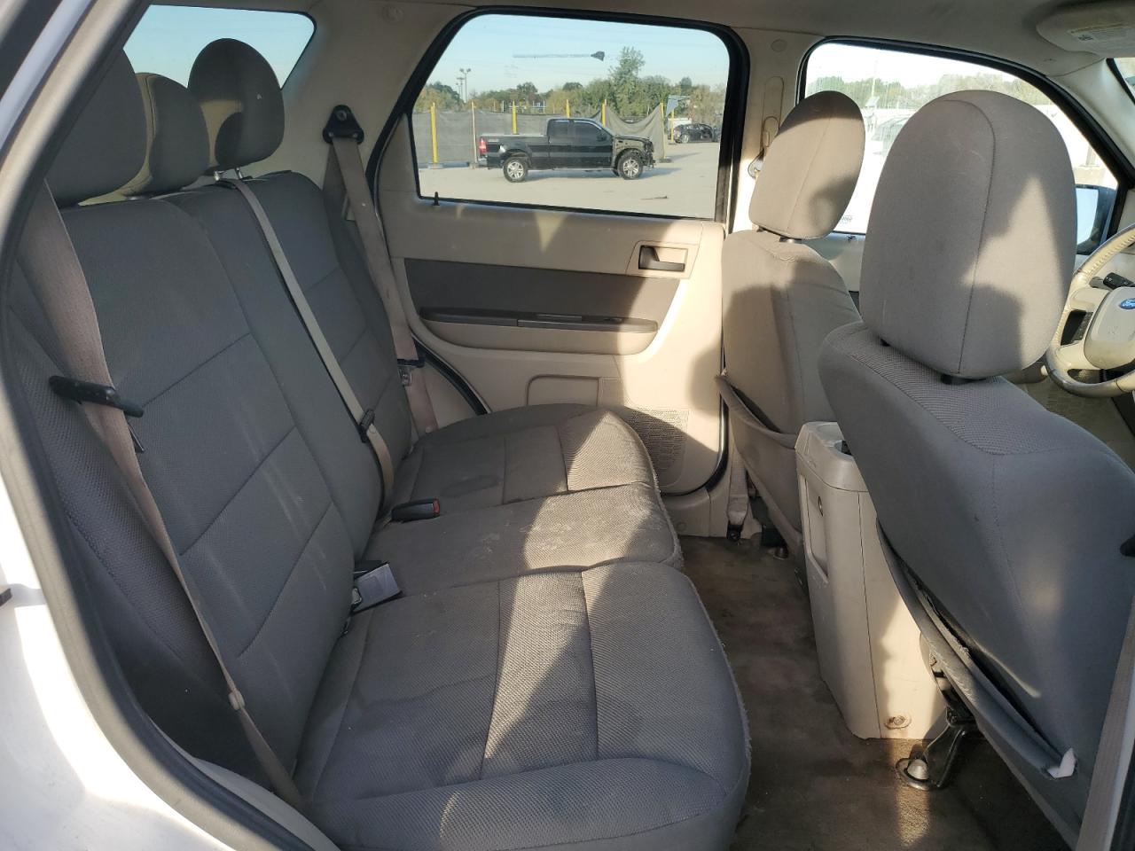 2010 FORD ESCAPE