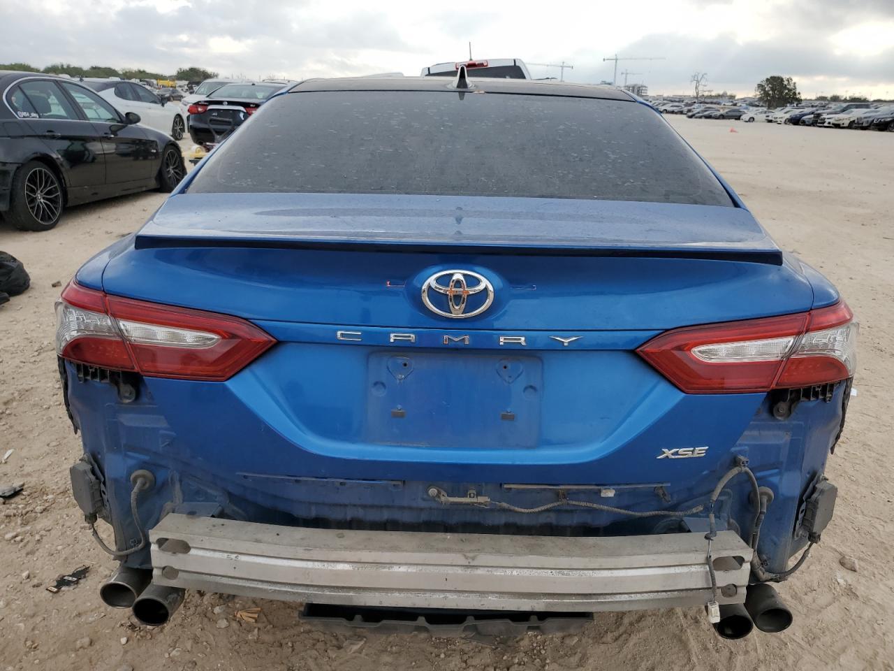 2018 TOYOTA CAMRY