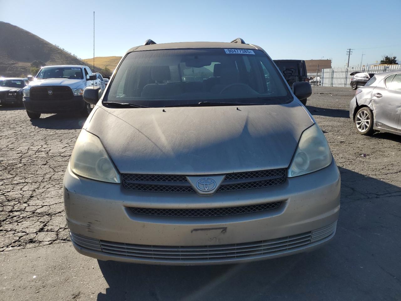 2004 TOYOTA SIENNA