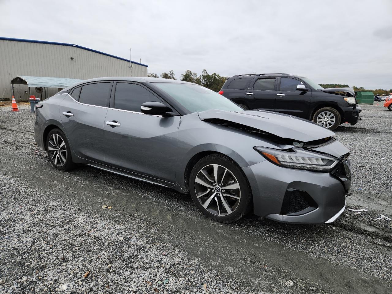 2023 NISSAN Maxima